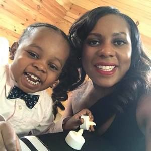 Meet your Posher, Courtney